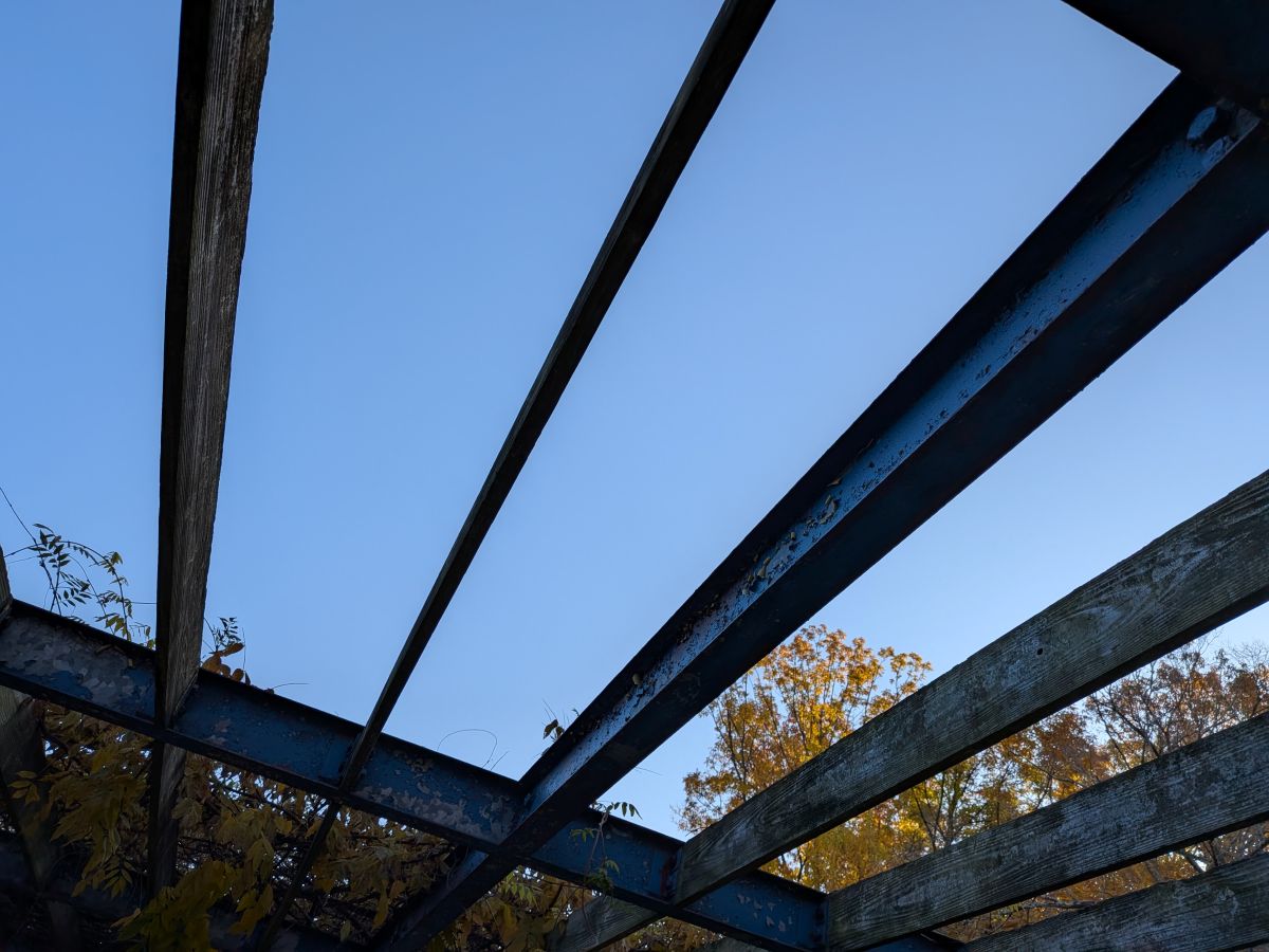 Pixel 9a カメラ撮影 暗所