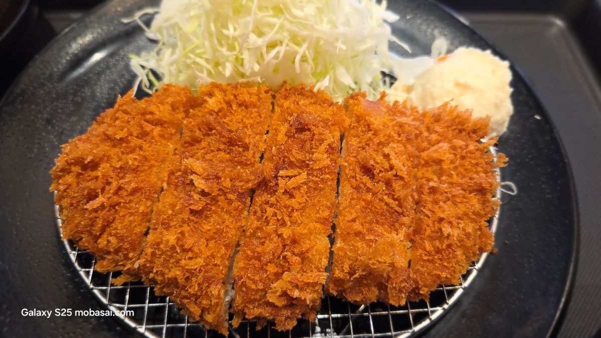 Galaxy S25 グルメ撮影 トンカツ
