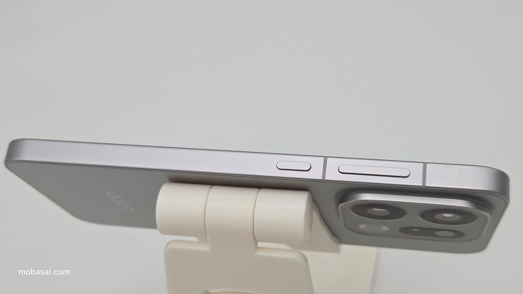 OPPO Find X9 右フレーム