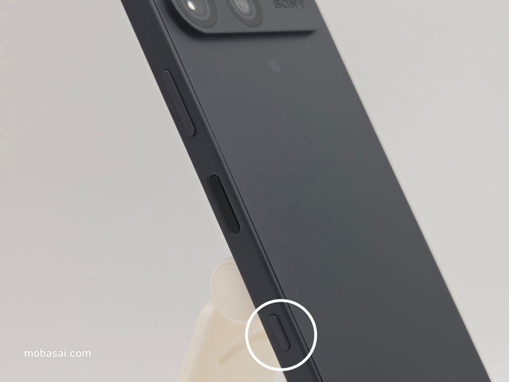 Xperia 10 VII シャッターボタン