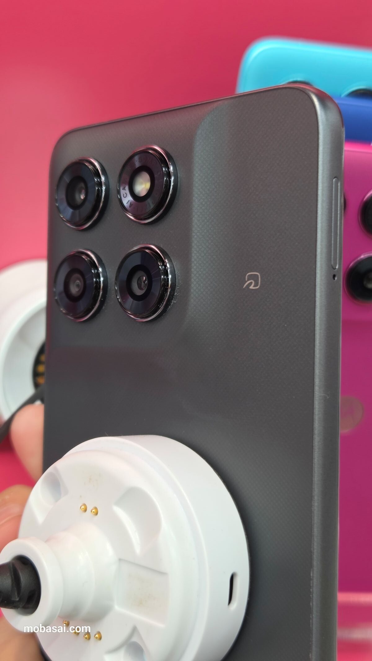 moto g37 インペネトラブルグレイ 実物写真(管理人撮影)