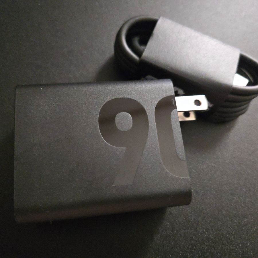 arrows Alpha 付属充電器