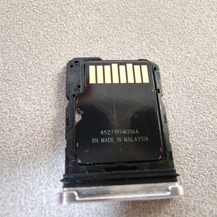 arrows Alpha SIMトレイ microSD